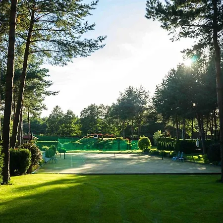 Holiday home Silva - Dom Wczasowy, Tenis, Basen, Balia I Sauna Borsk
