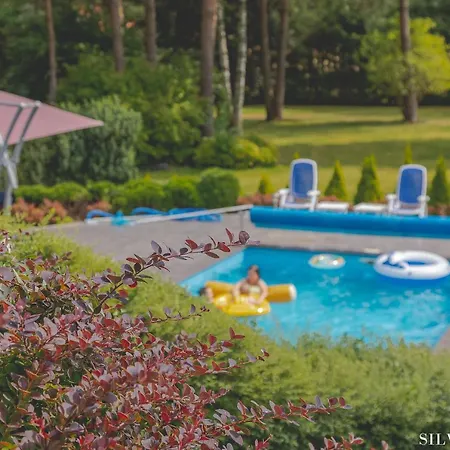 Casa vacanze Silva - Dom Wczasowy, Tenis, Basen, Balia I Sauna Borsk