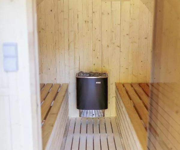 Semesterbostad Silva - Dom Wczasowy, Tenis, Basen, Balia I Sauna *