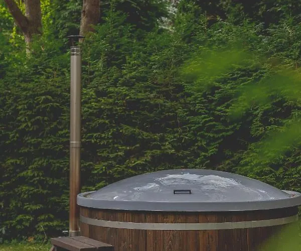 Semesterbostad Silva - Dom Wczasowy, Tenis, Basen, Balia I Sauna *