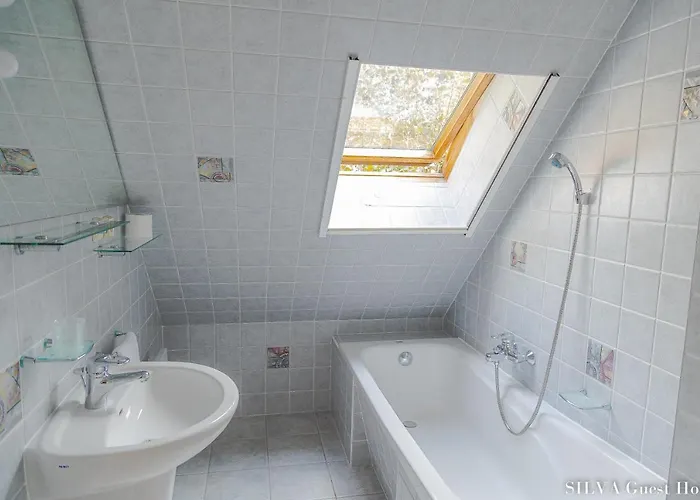 Silva - Dom Wczasowy, Tenis, Basen, Balia I Sauna Borsk